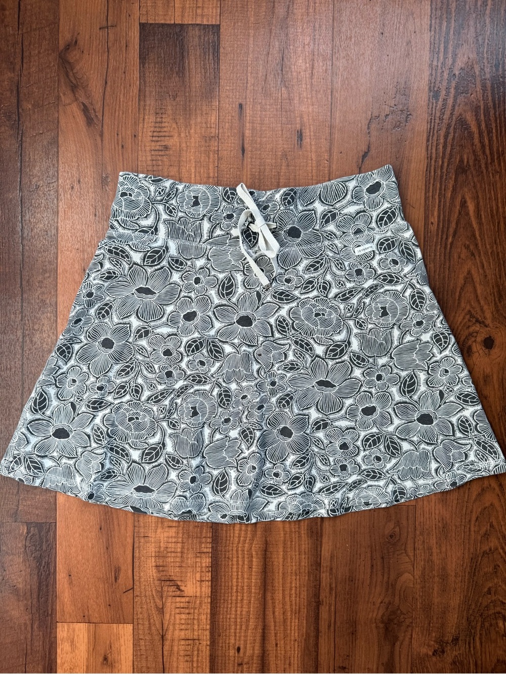 Liz Claiborne Black & White Floral Circle Skirt